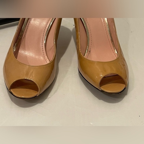 Stuart Weitzman Beige Open Toe Heels Size 8 - Picture 5 of 11